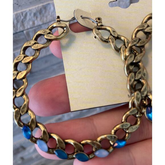 Stony Hoop Earrings - Picture 4 of 7